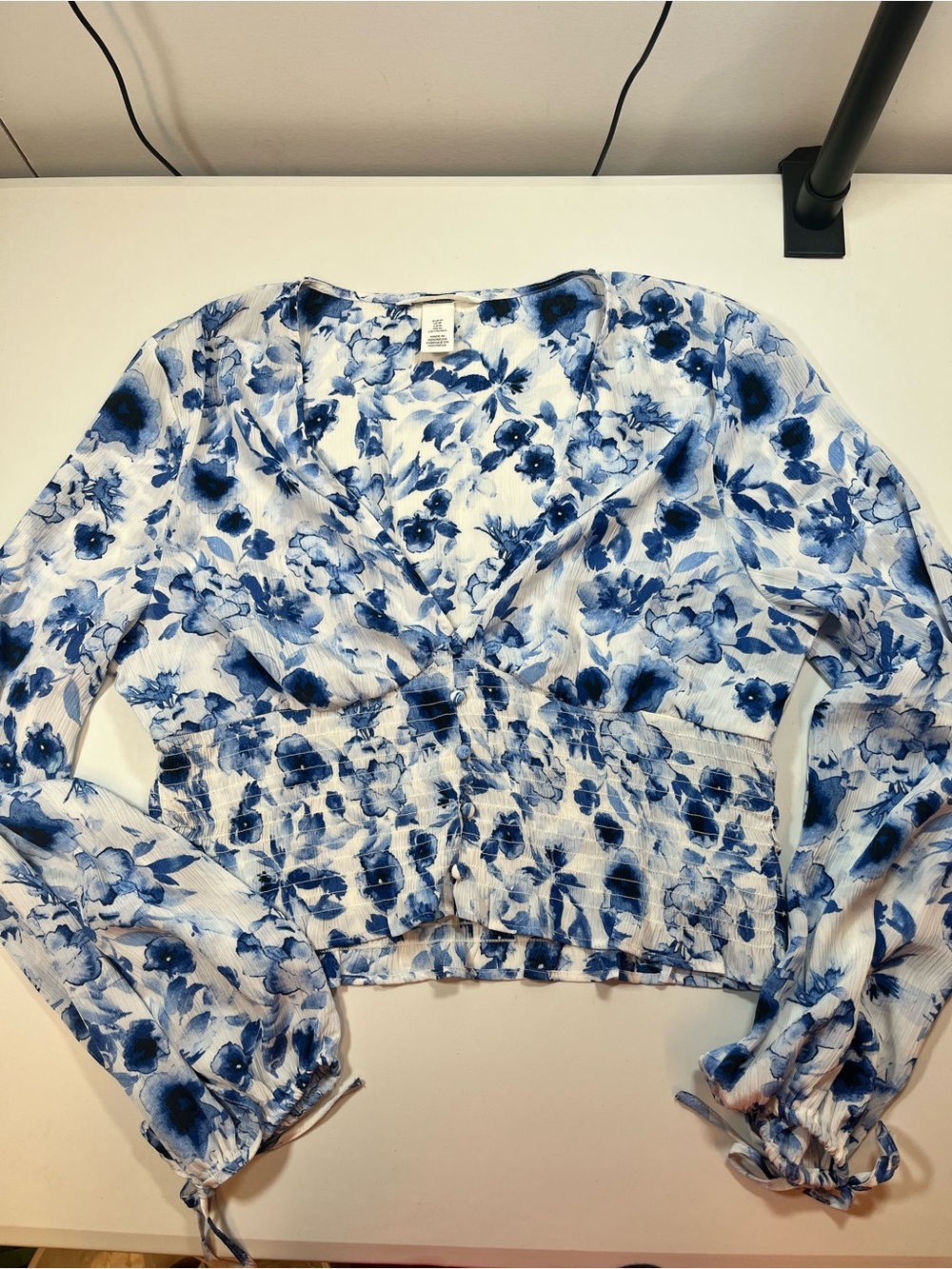 H&M Size M Blue White Floral Smocked Crop Top Long Puff Sleeve